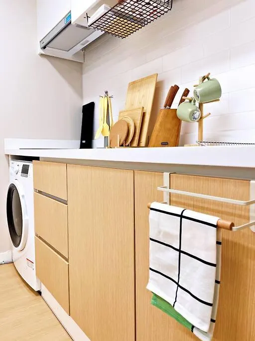 Hongdae, Sinchon, Mangwon, Entire 2Nd Floor Apartment Seoul