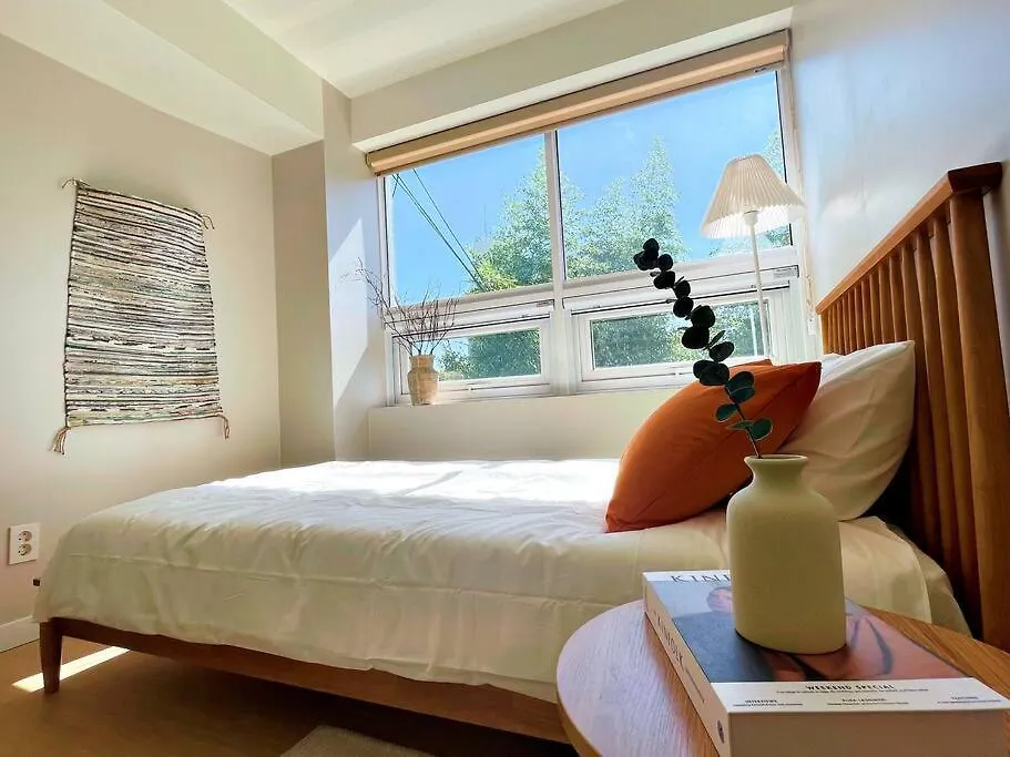 Hongdae, Sinchon, Mangwon, Entire 2Nd Floor Apartment Seoul South Korea