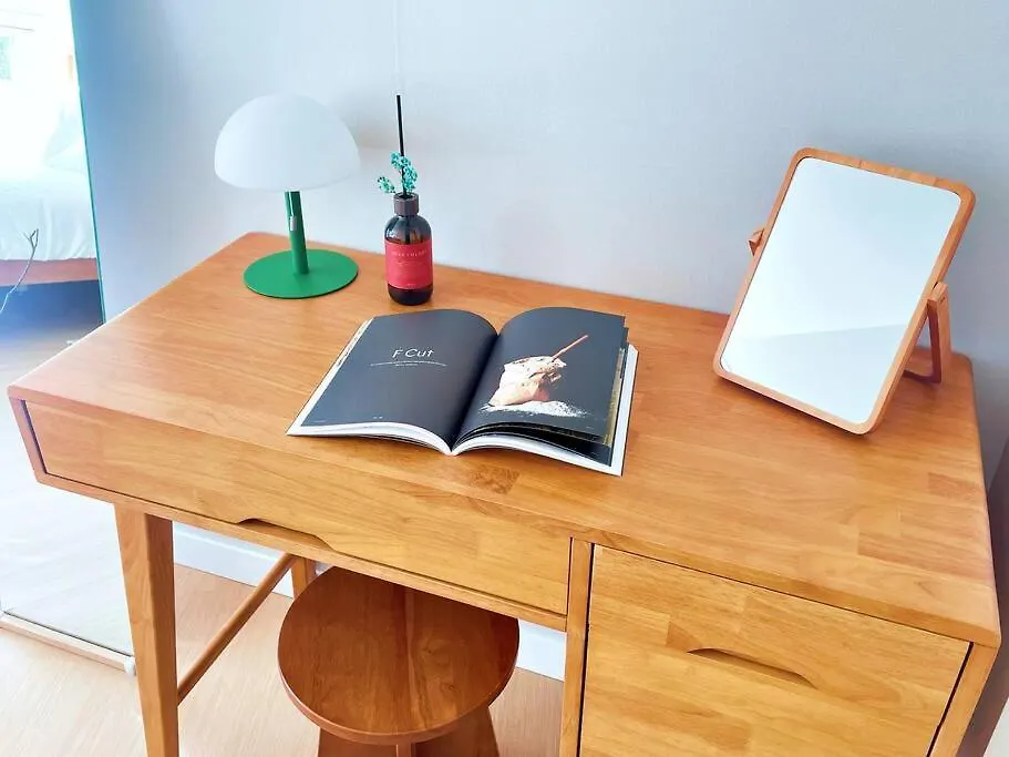 Hongdae, Sinchon, Mangwon, Entire 2Nd Floor Apartment Seoul