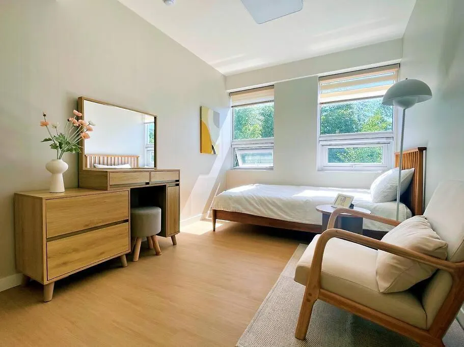 Hongdae, Sinchon, Mangwon, Entire 2Nd Floor Apartment Seoul